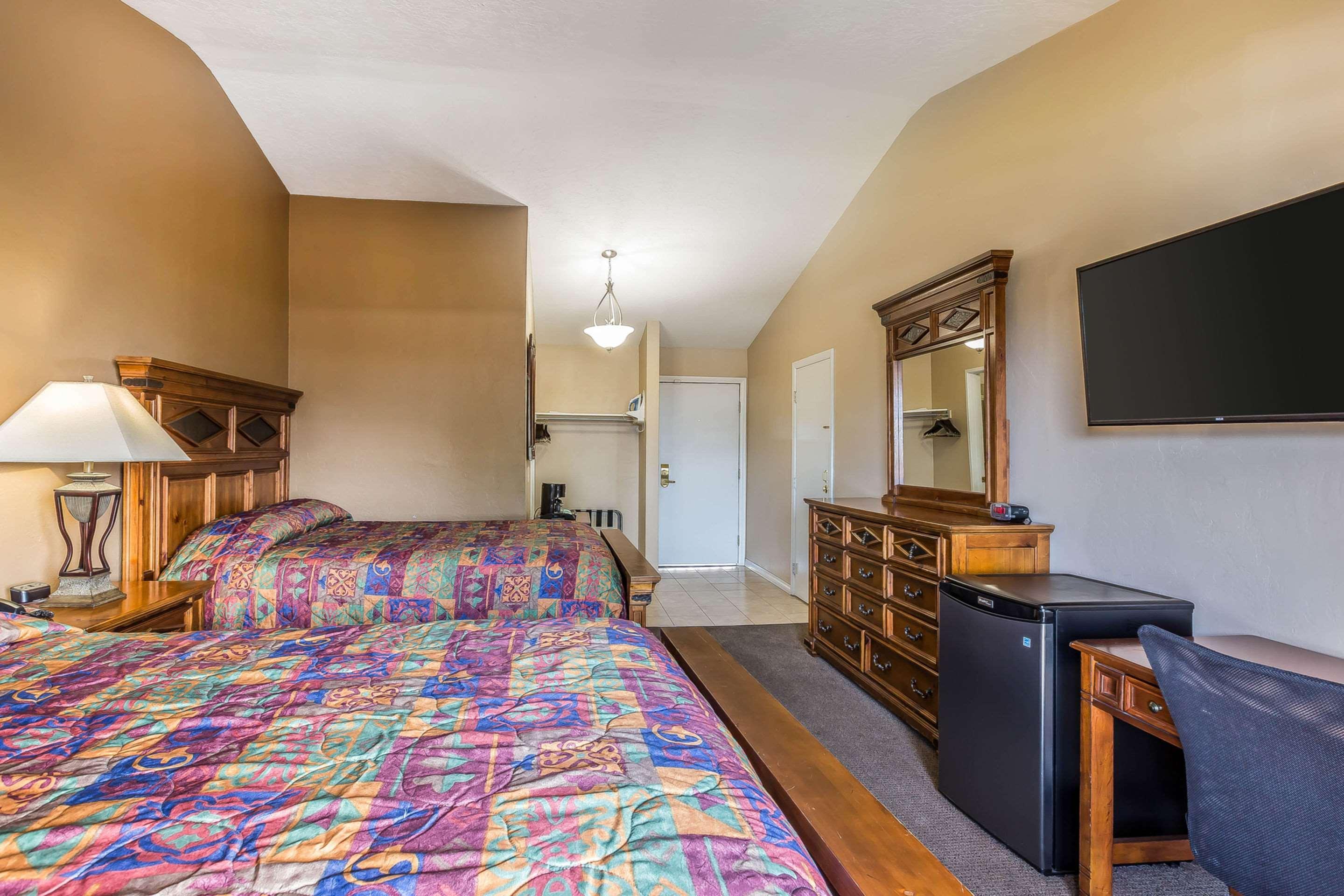 Econo Lodge Lake Elsinore Casino Eksteriør billede