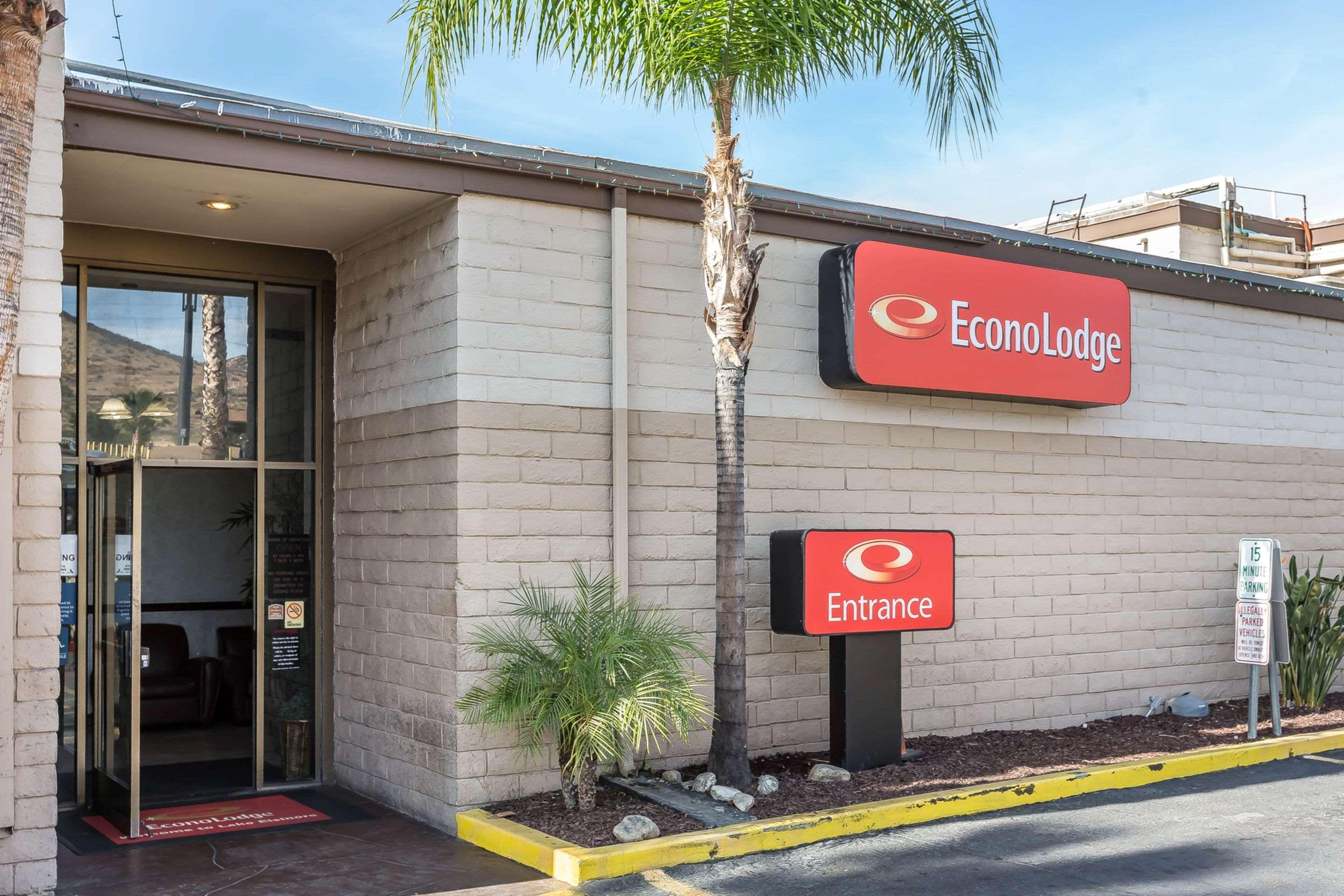 Econo Lodge Lake Elsinore Casino Eksteriør billede