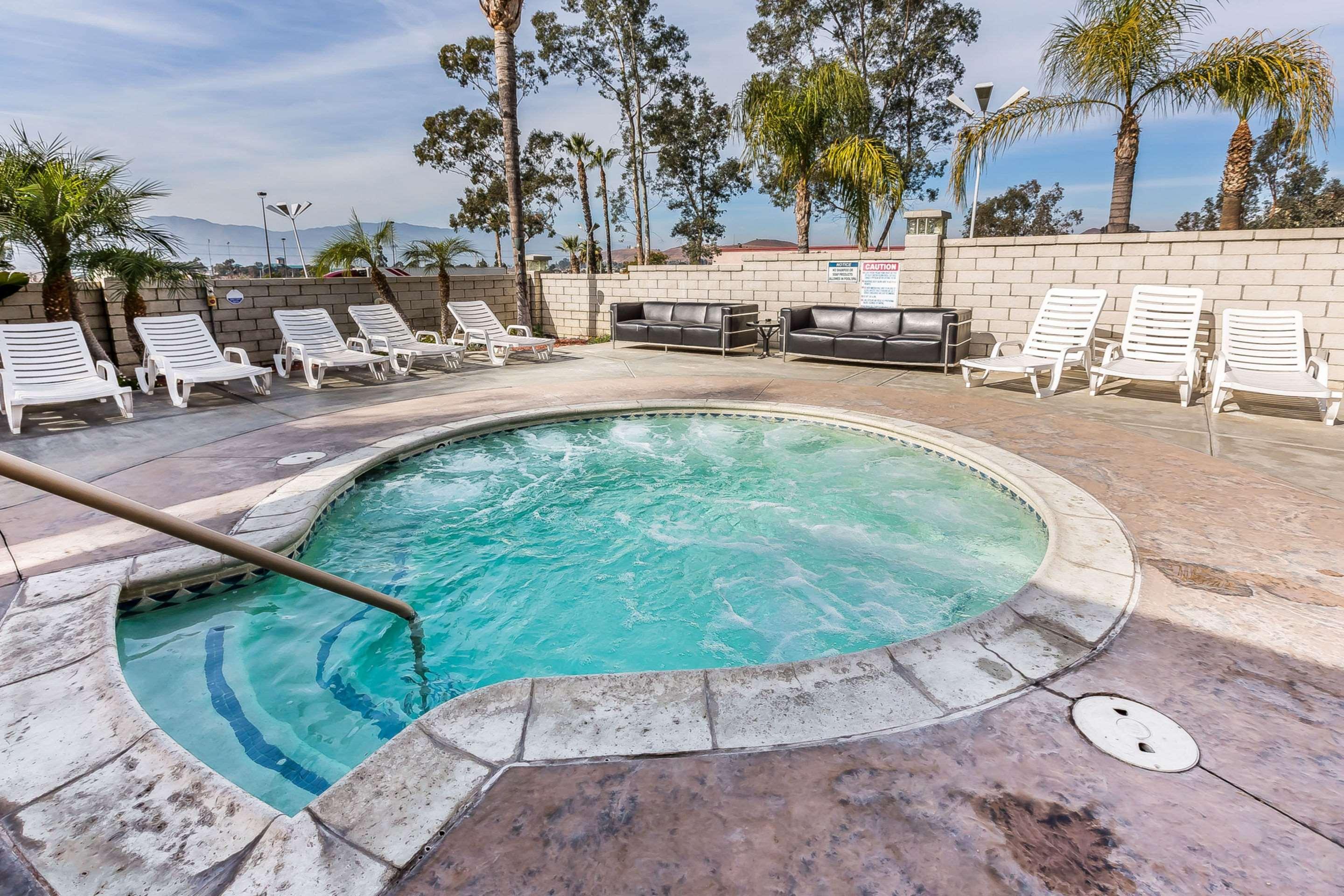 Econo Lodge Lake Elsinore Casino Eksteriør billede